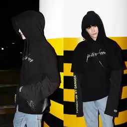 孙坚街拍图片早秋型男穿衣指南