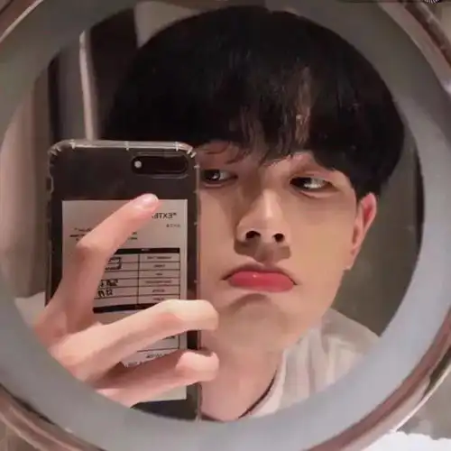 头像一难过就能抱到喜欢的人这是我努力想要的浪漫