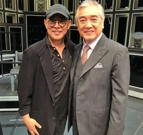 李连杰明明很有钱,为什么不去治甲亢向太一句话道出真相