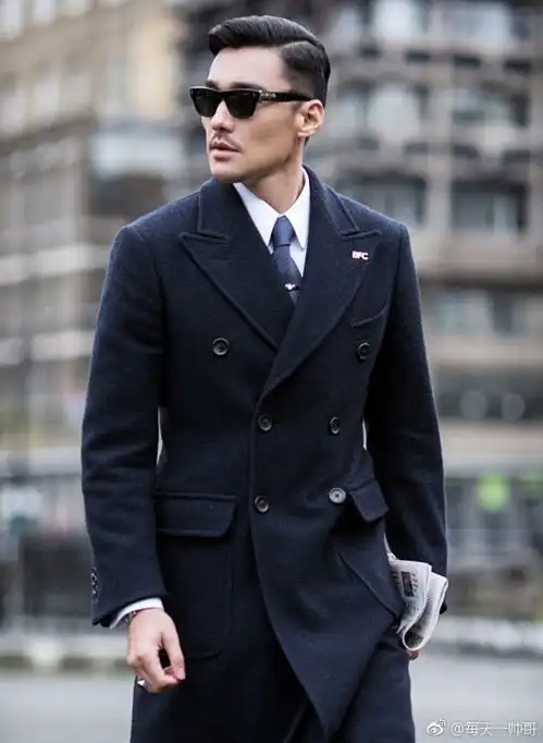 入榜全球最佳着装男士,胡兵逆天大长腿霸屏