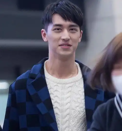 官宣结婚许魏洲晒结婚证,公开时间充满爱意,彭昱畅预定当伴郎