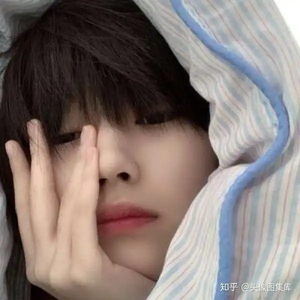 有哪些一看就很有故事的男生头像