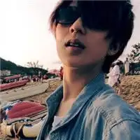 今年流行一厢情愿自作多情我要变得没心没肺的超拽男生头像