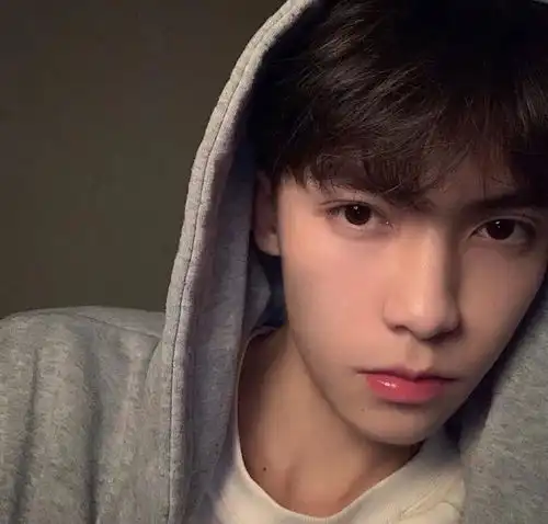 男生头像女人只会影响我出剑的速度