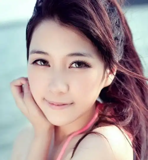 很想知道这女孩的名字叫什么呢