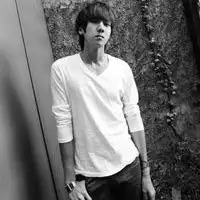 超高人气令人欲望十足的黑白气质男qq头像