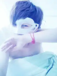 男的戴面具的qq非主流头像