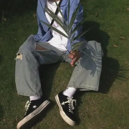 头像11点睡不要脸12点睡不要命