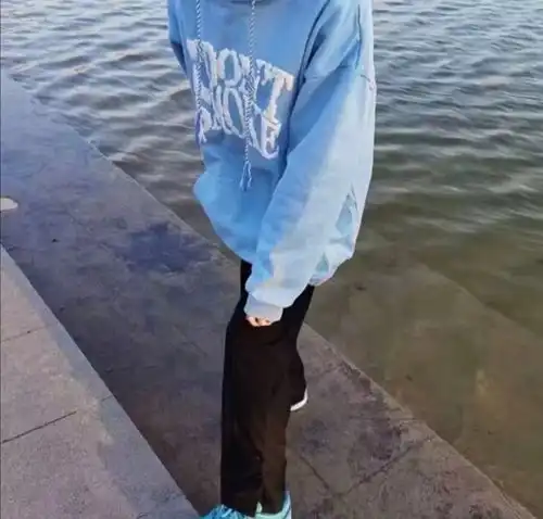 慵懒风男生头像