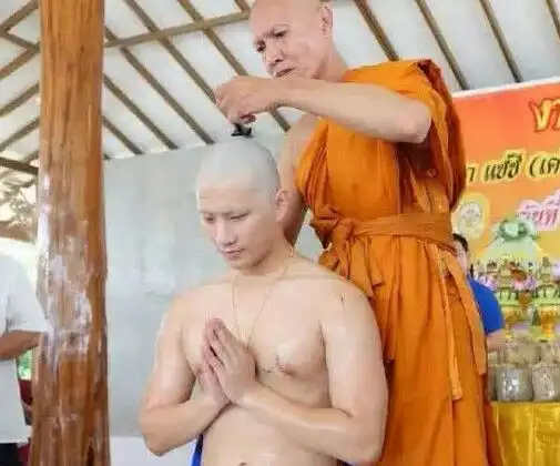 看不出他是中泰混血儿,成婚后曾出家修行今饰演热播剧男二号