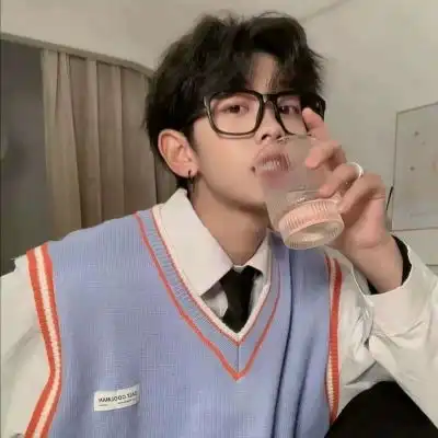 最新稳重清新俊逸的干净男生头像这些美好和温柔都会如约而至.