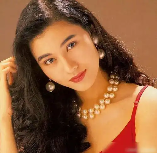 她才是真正的富豪杀手,连李嘉欣都羡慕,如今45岁仍美如少女