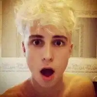 霸气带伤疤光头男头像微信头像图片大全