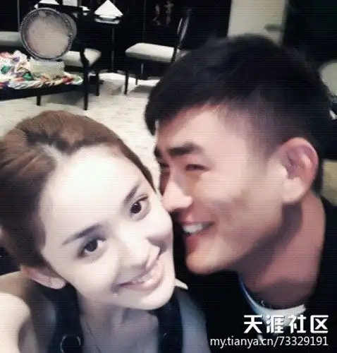 揭小花旦疯狂情史井柏然心疼郑爽暧昧升级