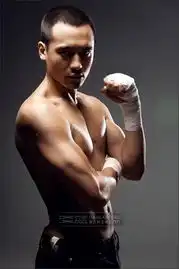 80后男星高云翔裸秀肌肉打造纯爷们气魄