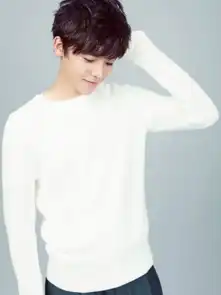 侯明昊时尚写真曝光尽显轻熟男孩本色