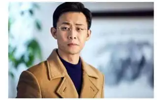 他曾因长相被嫌弃,40岁成为影帝,如今娶了央视主持人做老婆