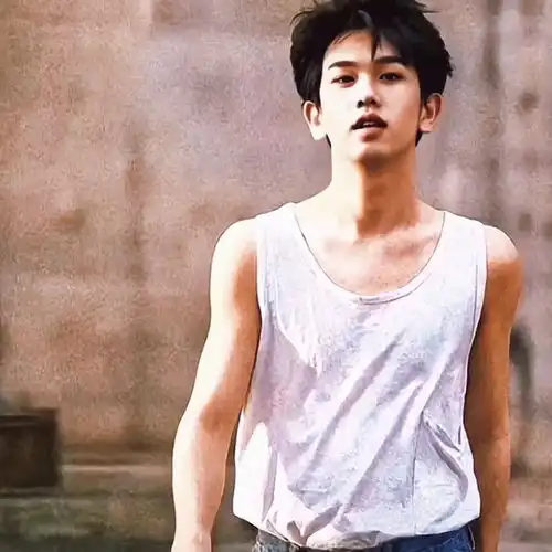 男生头像以貌取人并不是一个好习惯