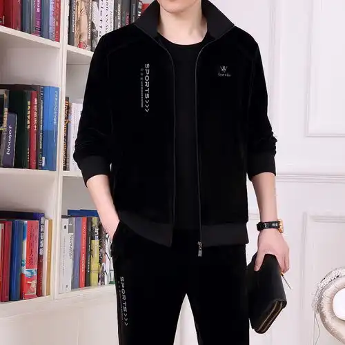 原价一千多的商务运动服套装,商家为促元宵才售两三百