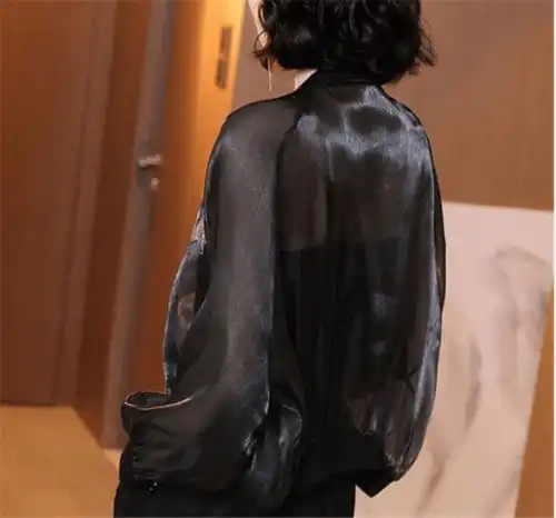 女人穿防晒衣时别犯这4个错误,容易穿出乡土感,颜好也没用