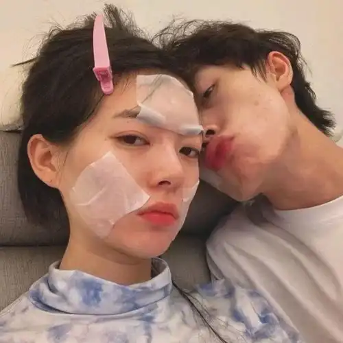 微甜情头其实让我崩溃很简单,对我说一句你情头真丑就够了