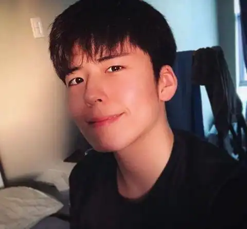 因长得像朴宝剑很委屈,19岁男学生上节目诉苦朴宝剑有什么错