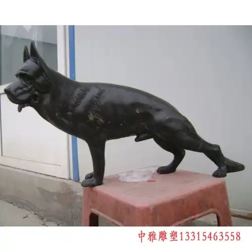 小狗咬小男孩裤子铜雕菏泽狗铜雕雕塑生产厂家中雅雕塑