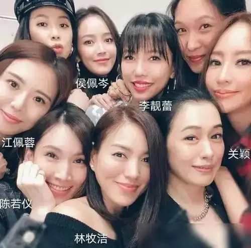 王力宏娇妻罕亮相,犒劳一众名媛闺蜜,合影站位凸显其地位