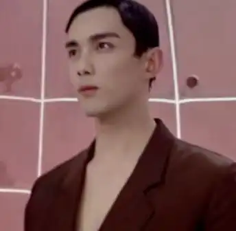 火爆全网的人类高质量男性,真实身份是上海的外汇徐经理