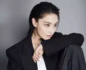 张馨予产后晒短发照攻气十足,网友不如长发好看