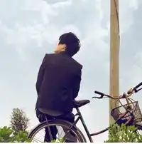 急急急求一张男生坐着的背影麻烦大家了