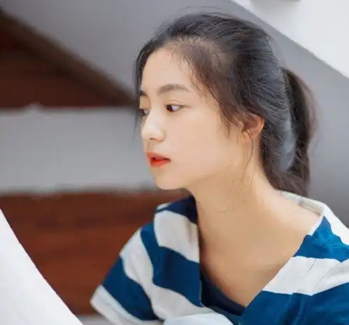 聊天时,男人别总问在干嘛,换成这几句话一撩一个准