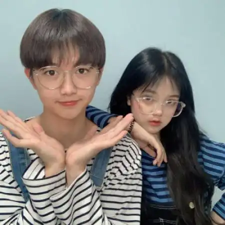 可爱清新真人情头一男一女同一对的