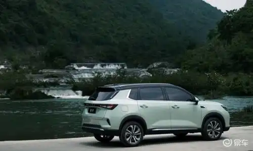 五菱星辰五种颜色任您挑选