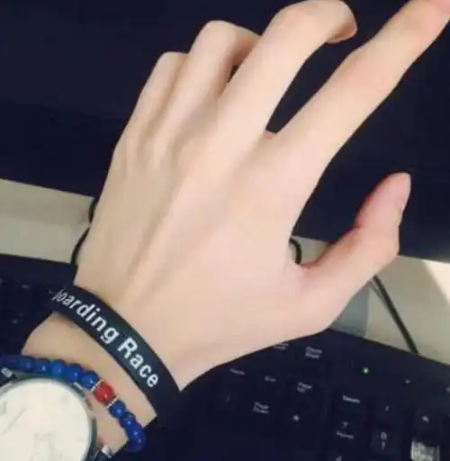 心理学凭直觉你觉得哪只手是女生的测试你隐藏的性格