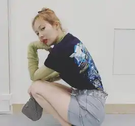 杨幂带火了t恤叠穿,今夏流行这款防晒衣,大半个娱乐圈在穿