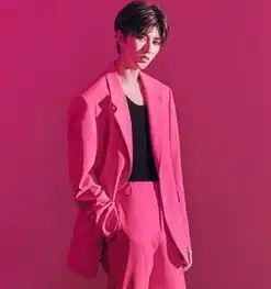 盘点穿粉色衣服超帅的男明星们,蔡徐坤,张艺兴,他们你pick谁