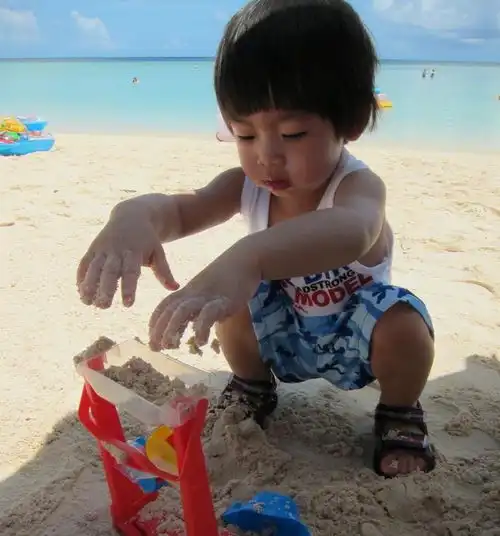 林志颖分享十年前度假照,kimi软萌可爱,是骗我生孩子系列