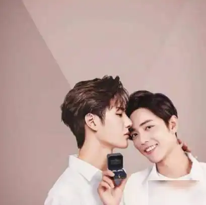 王一博肖战的感情如胶似漆,两人在搞什么