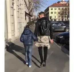 成熟男性的战场2019阿玛尼秀场上的男模颜值真的都很ok