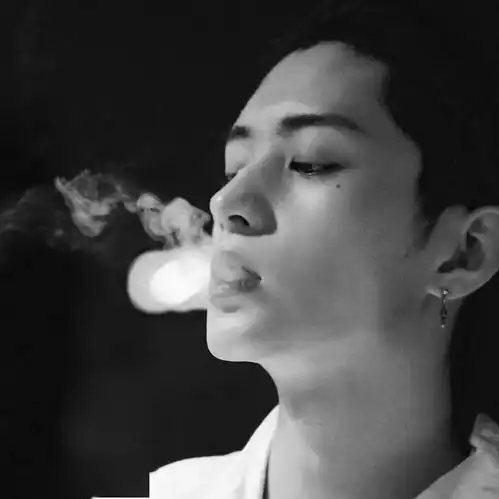 好看的头像记得换上啊