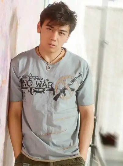 36岁型男杨烁,隐藏了9年的老婆,竟是我们熟悉的童年女神