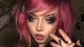 ashleyroque可爱节日氛围甜美egirl妆容