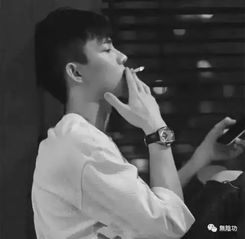 无论我的灵魂困在哪个肉身,都注定不会与你相衬