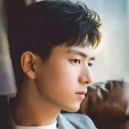 头像丨我太孤独想与你同行