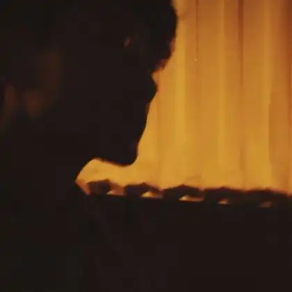 个性高冷成熟男头,如果你喜欢的话就用用吧