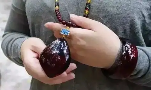 男的戴个手串就油腻猥琐别逗了