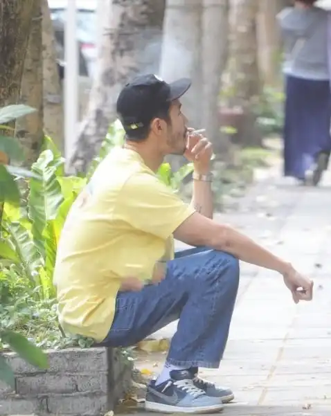 阮经天因疫情被困台湾,不拘小节地穿着惹台媒封犀利哥