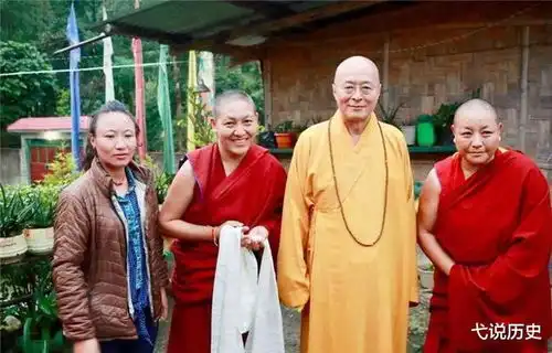 为了修行,男子放弃亿万家产出家,已归隐28年,如今母亲仍在等他