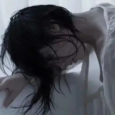 伤感头像林荫小路一个人走